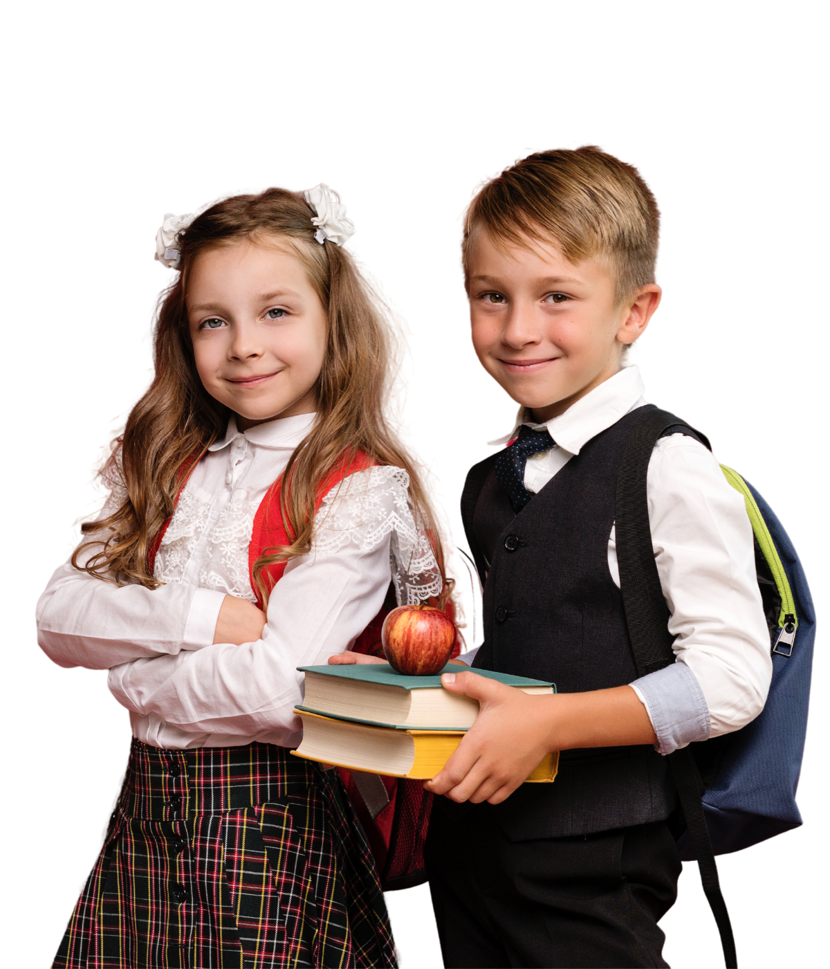 Dwoje młodych ludzi, chłopiec i dziewczynka. Uśmiechnięci.